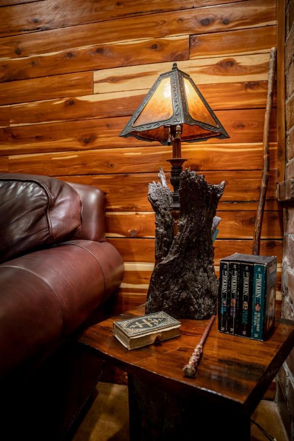 The Hobbit House, Fantasy Comes Home! Russellville Dış mekan fotoğraf