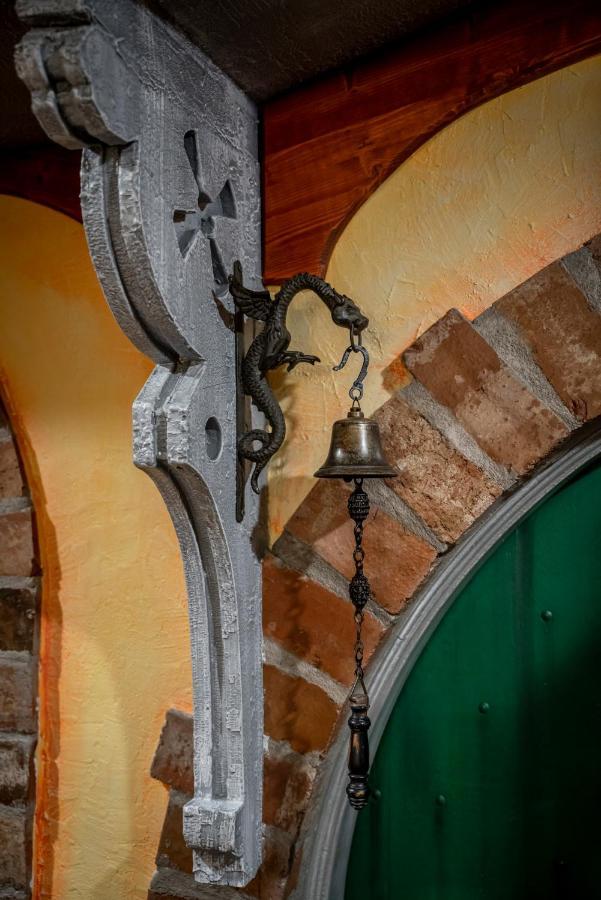The Hobbit House, Fantasy Comes Home! Russellville Dış mekan fotoğraf