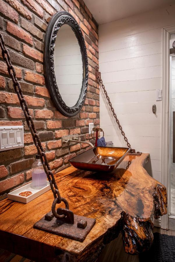 The Hobbit House, Fantasy Comes Home! Russellville Dış mekan fotoğraf